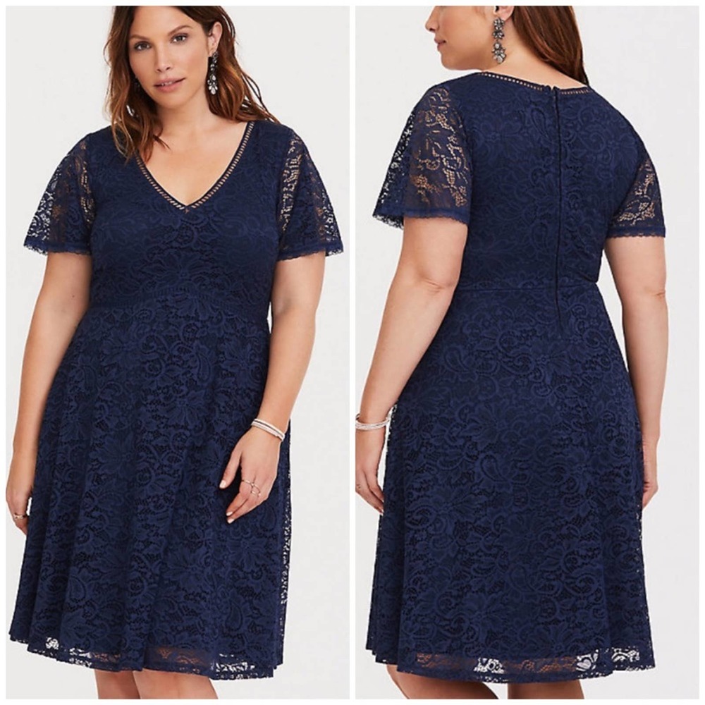 Torrid Navy Lace V-Neck Dress Floral A-Line Size 10 Short Sleeve Eyelet Insets